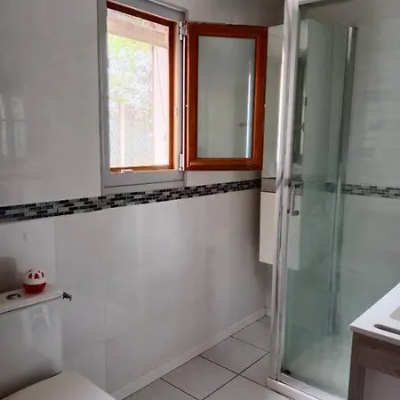 Maison A 200m De La *